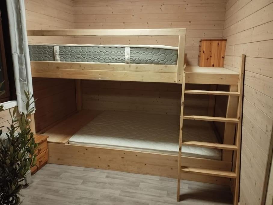 Chalet 8 Personnes + Grand Terrain Et Riviere Entremont 외부 사진