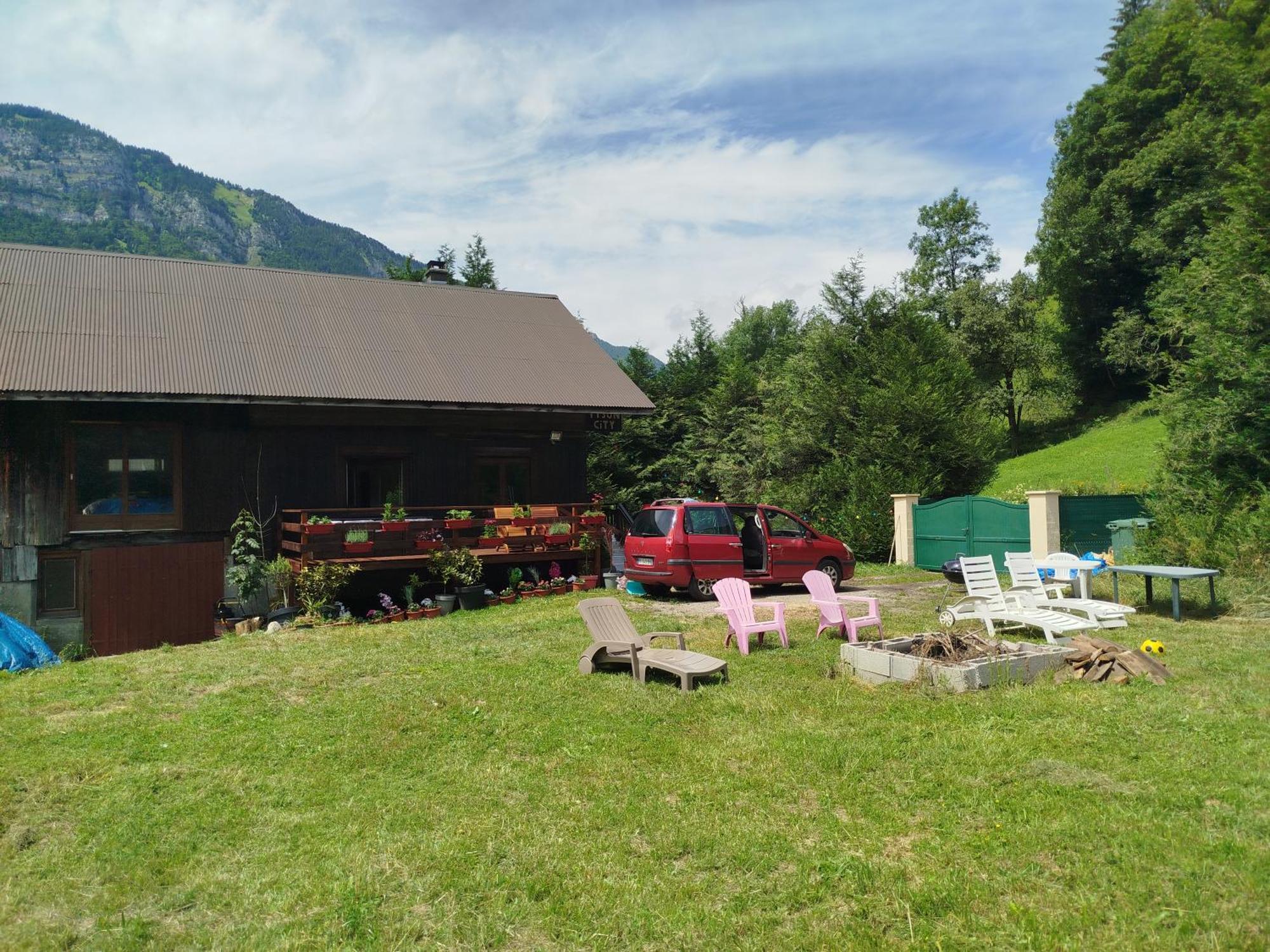 Chalet 8 Personnes + Grand Terrain Et Riviere Entremont 외부 사진